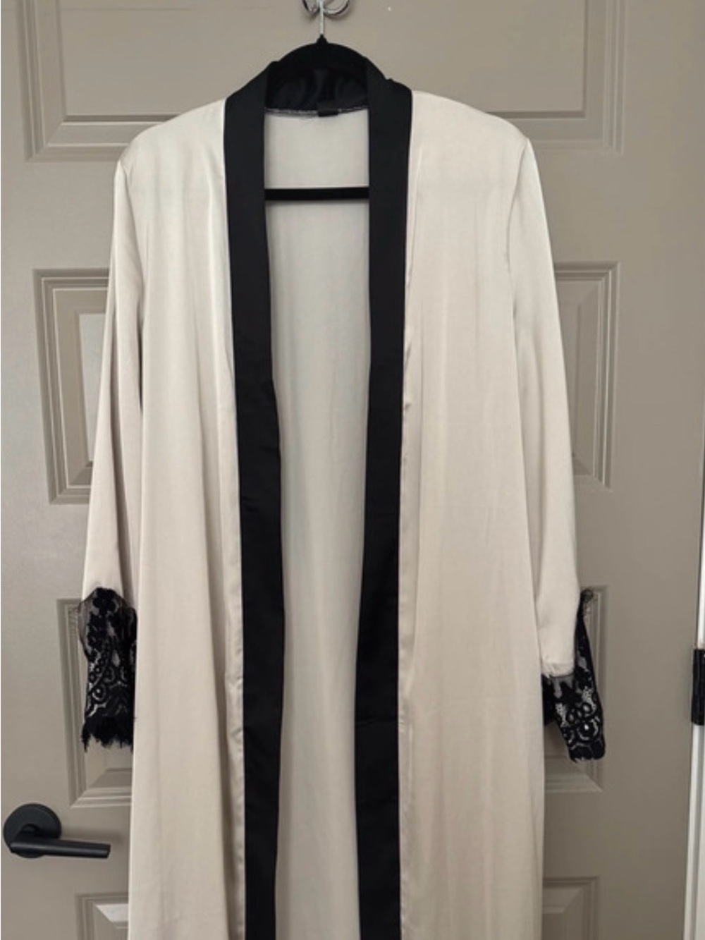 White Long Abaya Dress with Black Trim and Lace Cuffs